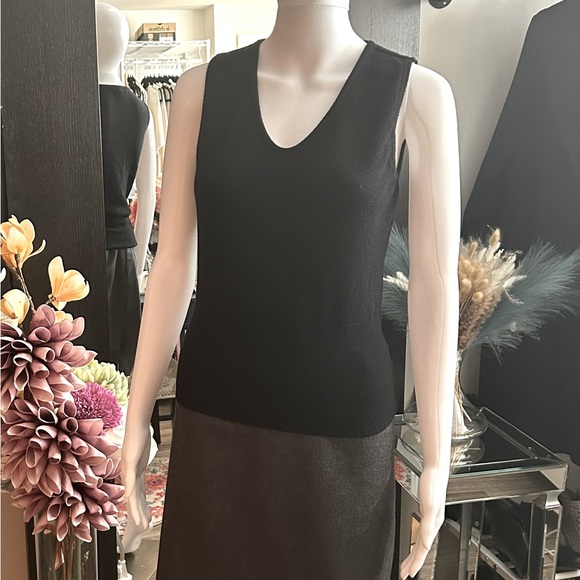 VALENTINO BOUTIQUE GREY SKIRT. MADE IN ITALY - Picture 8 of 13